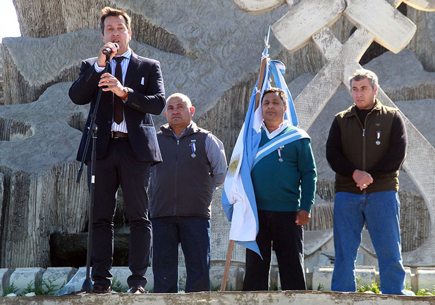 Emociones y gratitud en el acto por los 40 años de Malvinas