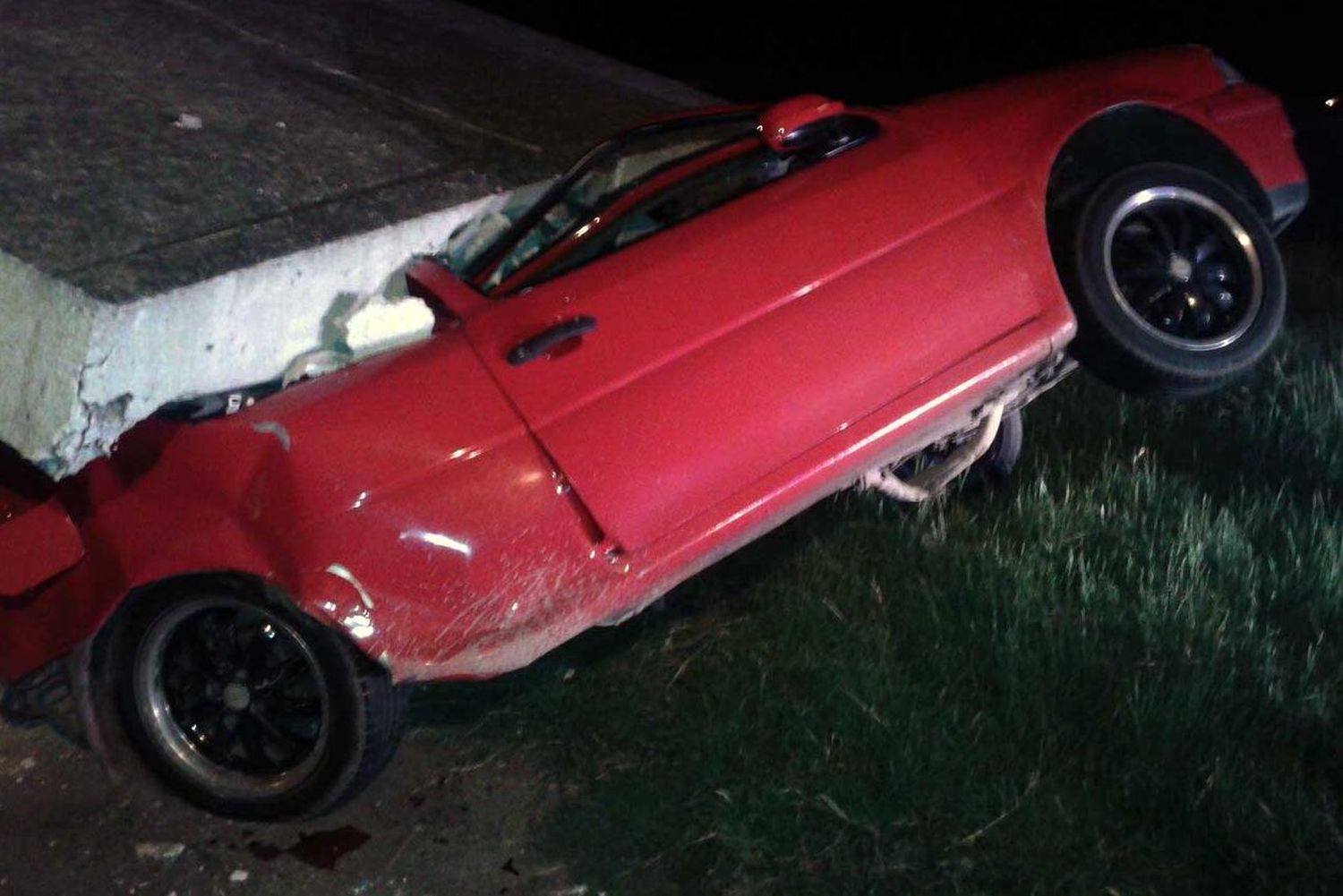 Dos heridos en un fuerte choque en la ruta 226