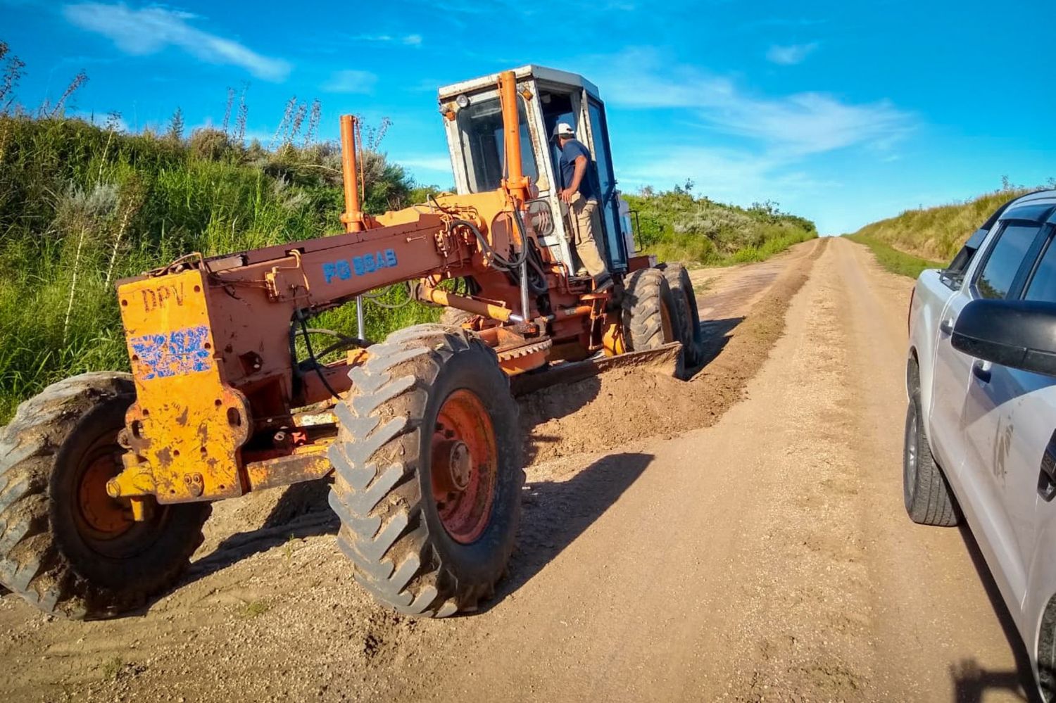 Desde la Provincia se trabaja intensamente en la recuperación de la red vial