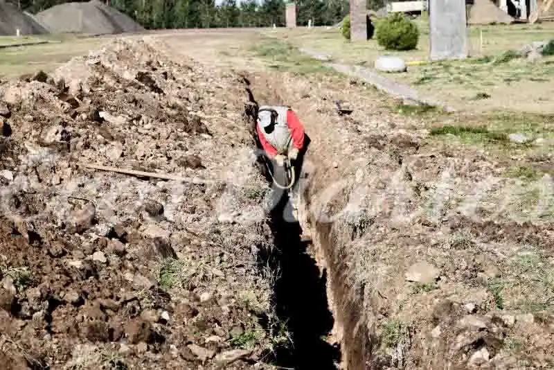 SAN CAYETANO: Realizan obras en el Sector Industrial