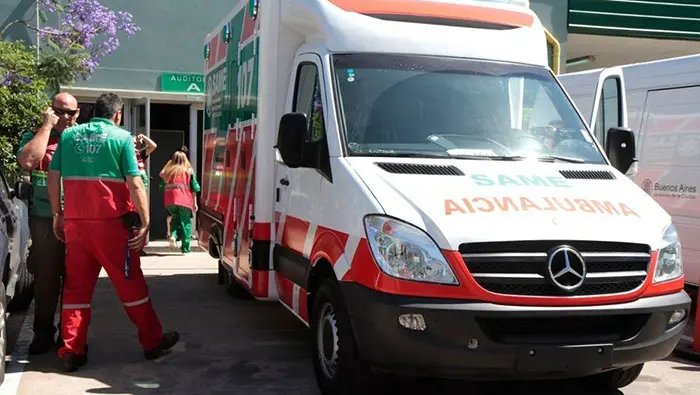 Llega el SAME con dos ambulancias
