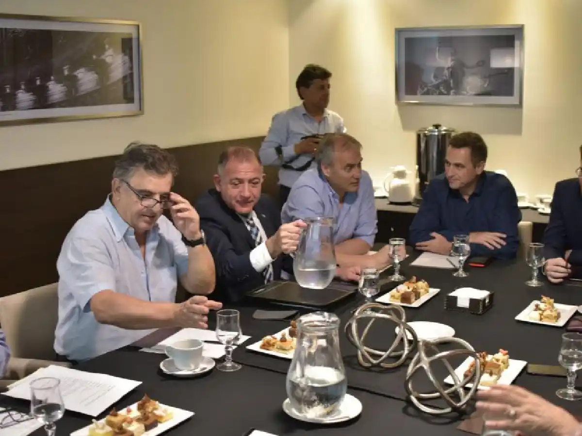 En Cambiemos acordaron que el candidato a gobernador no podrá competir en elecciones nacionales
