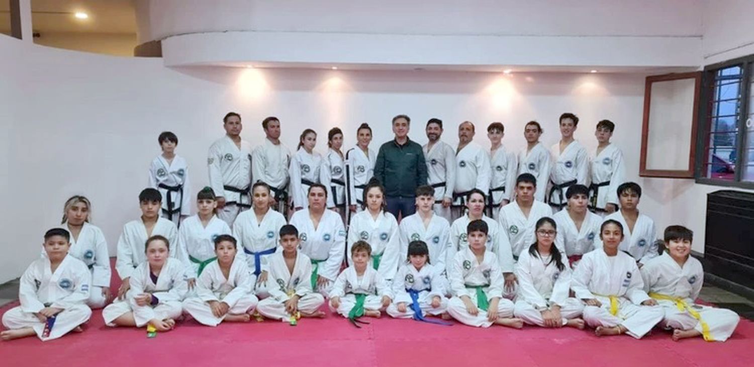 Taekwondistas marplantenses. Que estarán compitiendo ante los peleadores locales