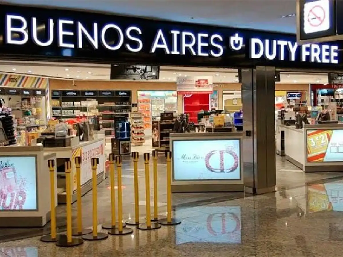 Prohíben comprar con tarjeta en cuotas en los "free shops"