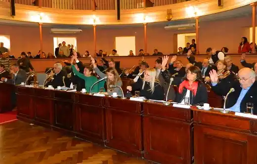 Fuerte apoyo de los legisladores al reclamo contra UPM