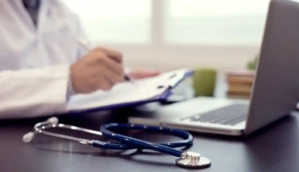 Las empresas de medicina prepaga proponen devolver en 12 cuotas el 24% del excedente cobrado y que se liberen los precios desde octubre