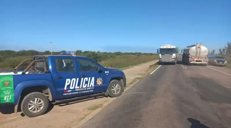 Trágico accidente: un motociclista perdió la vida tras ser chocado por un camión