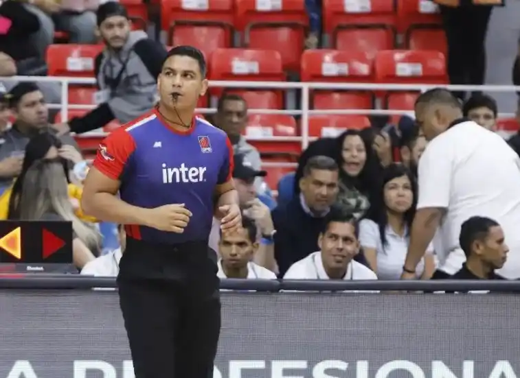 LUTO en el baloncesto venezolano: FALLECIÓ UN ÁRBITRO tras varios días en terapia