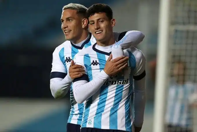 Racing goleó a Rentistas y se aseguró el primer lugar de su grupo