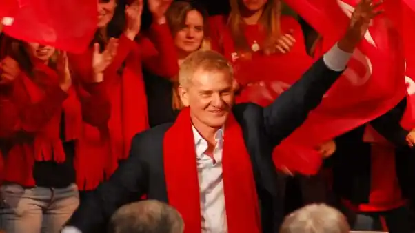 Elecciones 2013: De Narváez apuntó contra Massa y Cristina: "Él es ella"