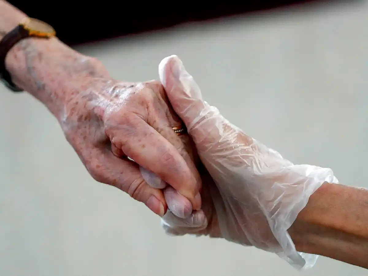 Implementan “visitas cuidadas” en el Hospital Geriátrico de La Francia 