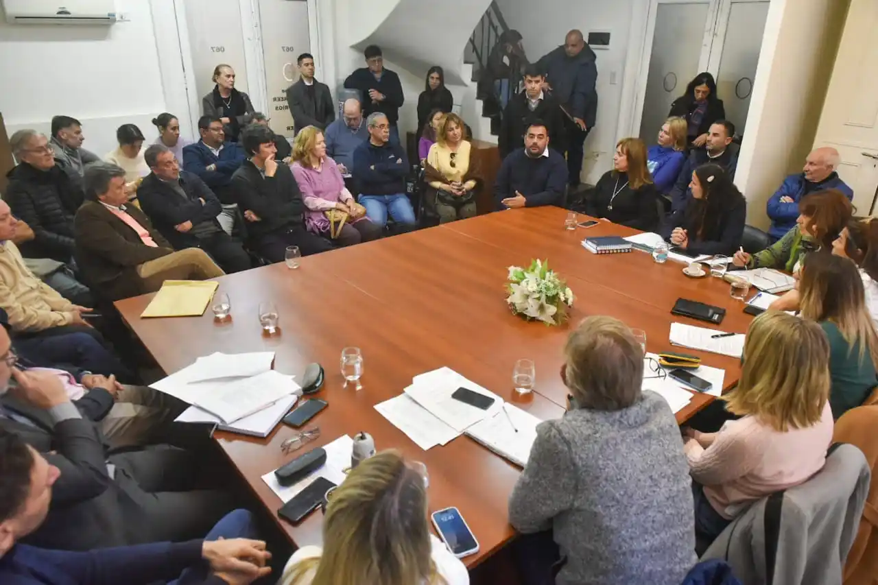 La intersindical en defensa del Iosper se reunió con el bloque de diputados del justicialismo