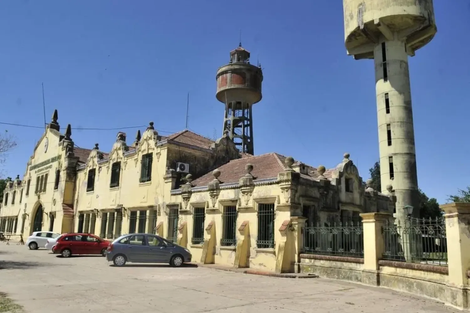 Apertura de sobres para la obra de provisión de agua en la carcel de Coronda