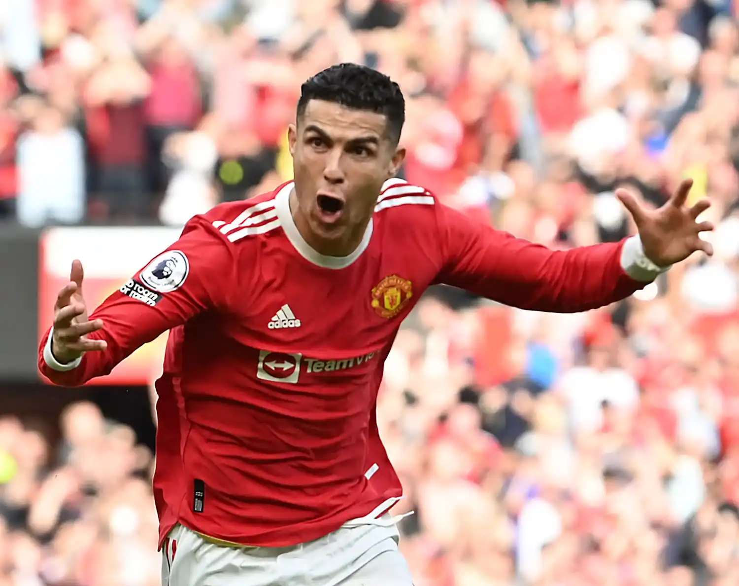 El United lo sacó adelante con un triplete de Cristiano Ronaldo