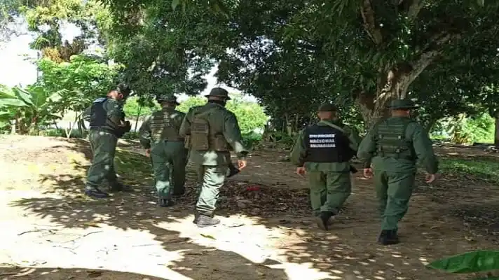 SON 16 LAS JOYITAS del Sindicato de Barrancas que las autoridades buscan debajo de las piedras