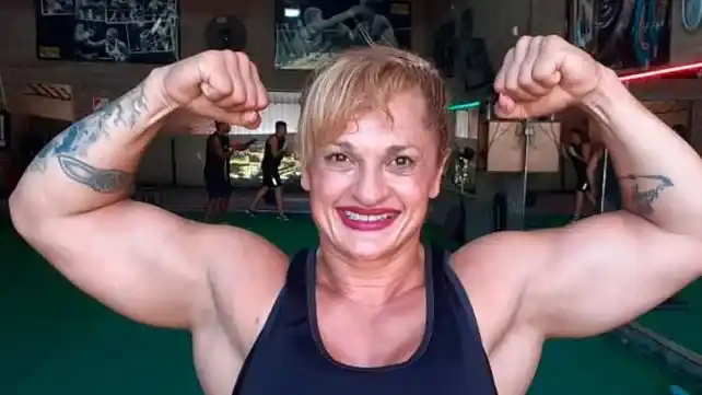 La ex boxeadora y actual dirigente política permanece internada.