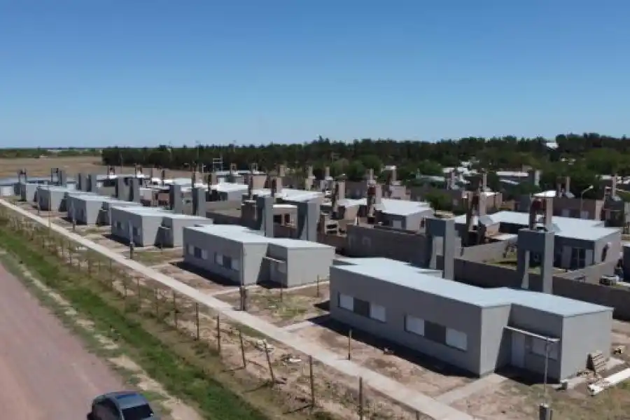 Sortearon 45 viviendas para familias de Tostado