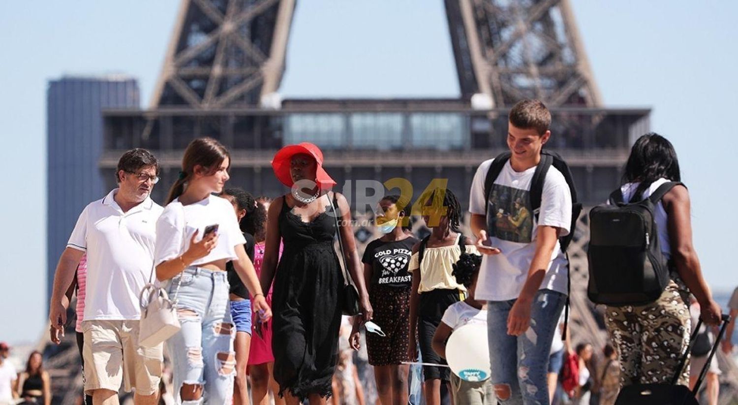 Francia cierra las discotecas y prohíbe bailar en bares