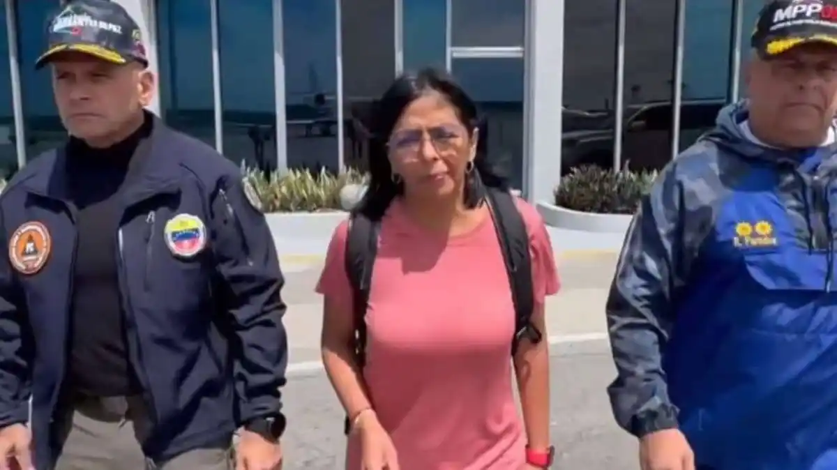 MATA DE MAMÓN le cayó encima a Delcy Rodríguez en Cumanacoa y la mandó para el hospital