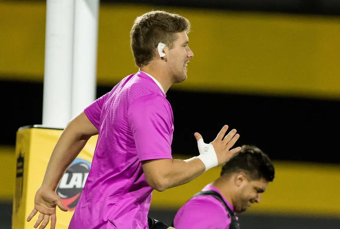 Jaguares volvió a ganar con presencia de Fernández Criado
