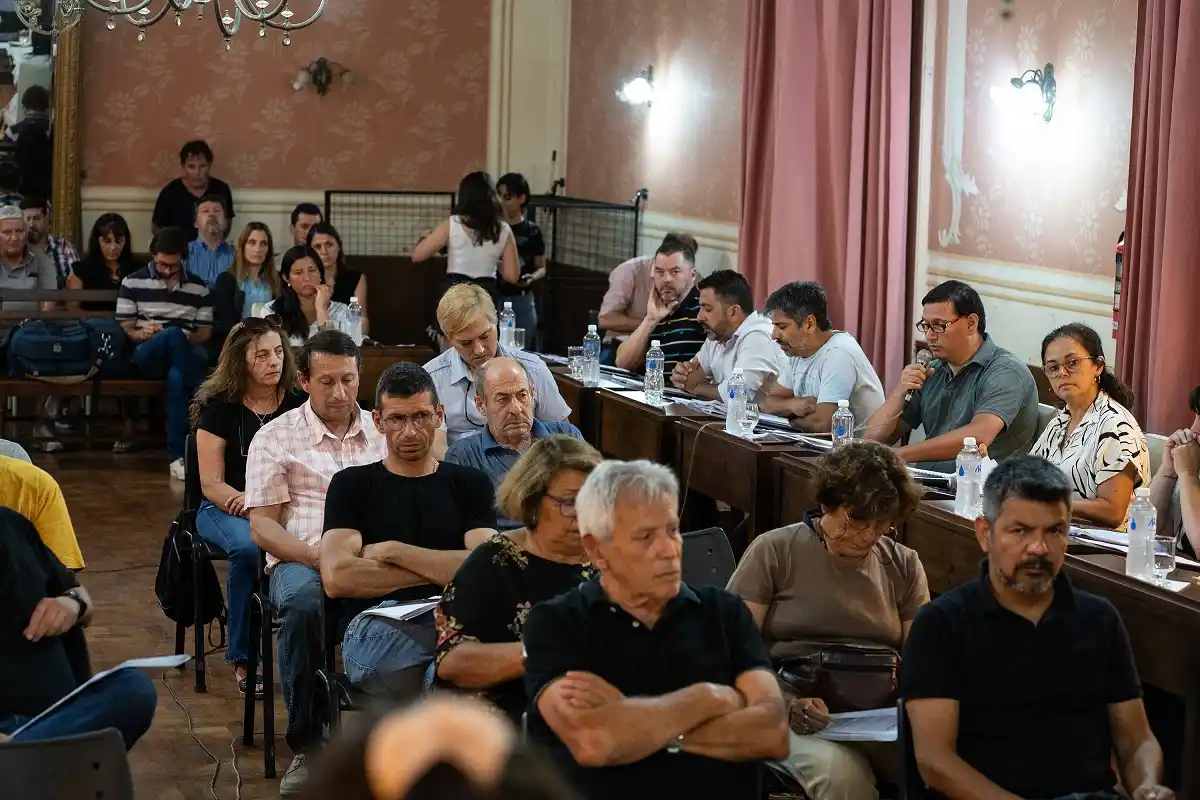 Aprobaron el 60 % de aumento de tasas: la votación fue 22 a 11, hubo tres mayores contribuyentes que se opusieron