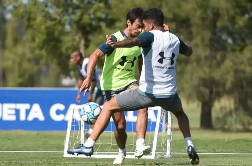Central viajó a Buenos Aires y Cocca realizará un cambio en el equipo