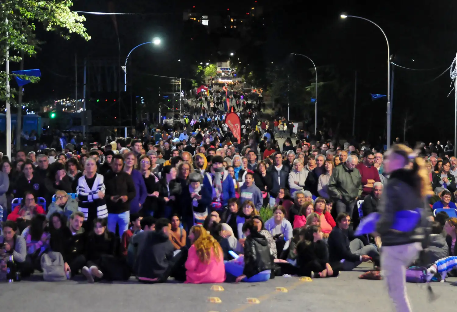 Familias, parejas y grupos de amigos se acercaron a la diagonal para pasar disfrutar de las variadas propuestas.