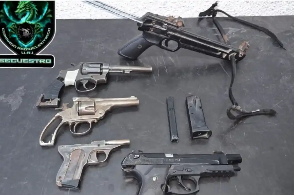 Agentes policiales secuestraron tres armas de fuego 2