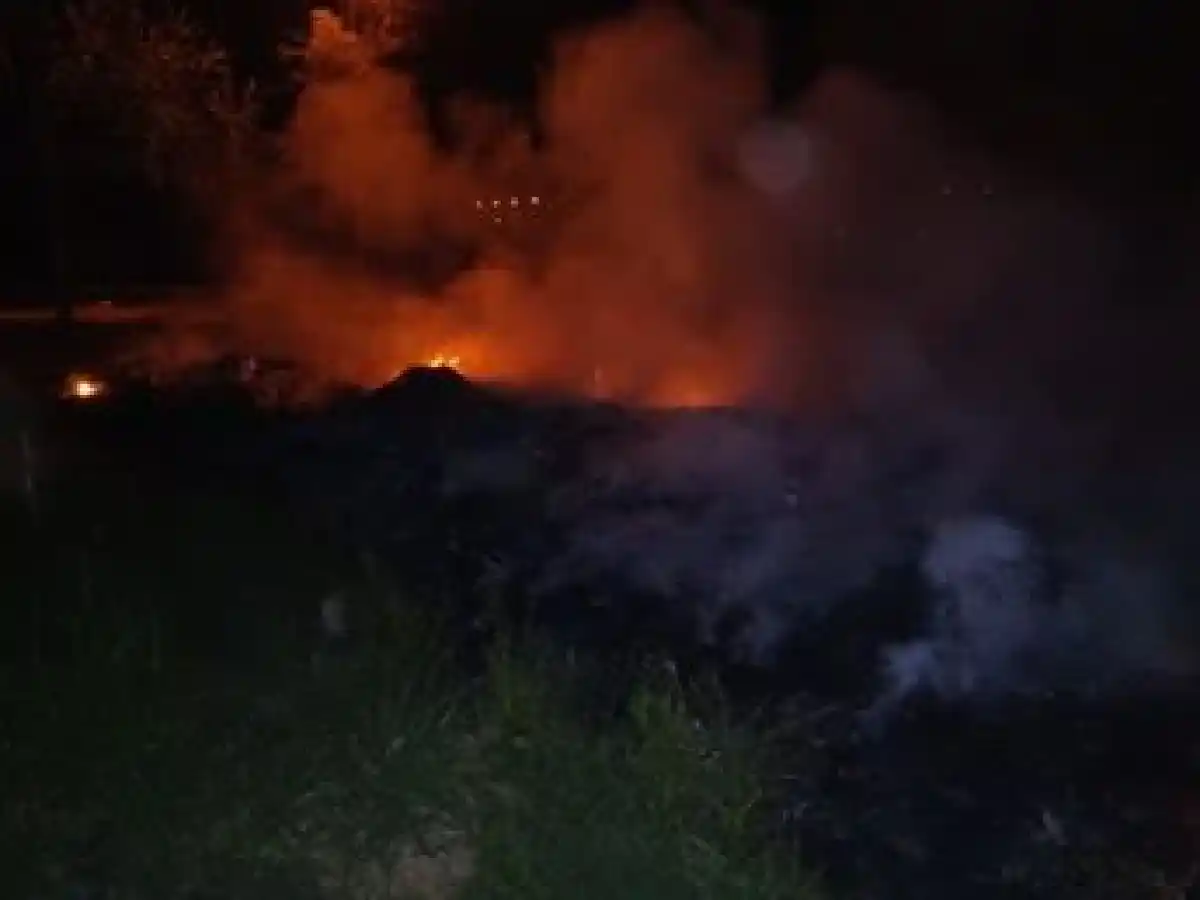 Incendio de pastizales y  basura en San Francisco