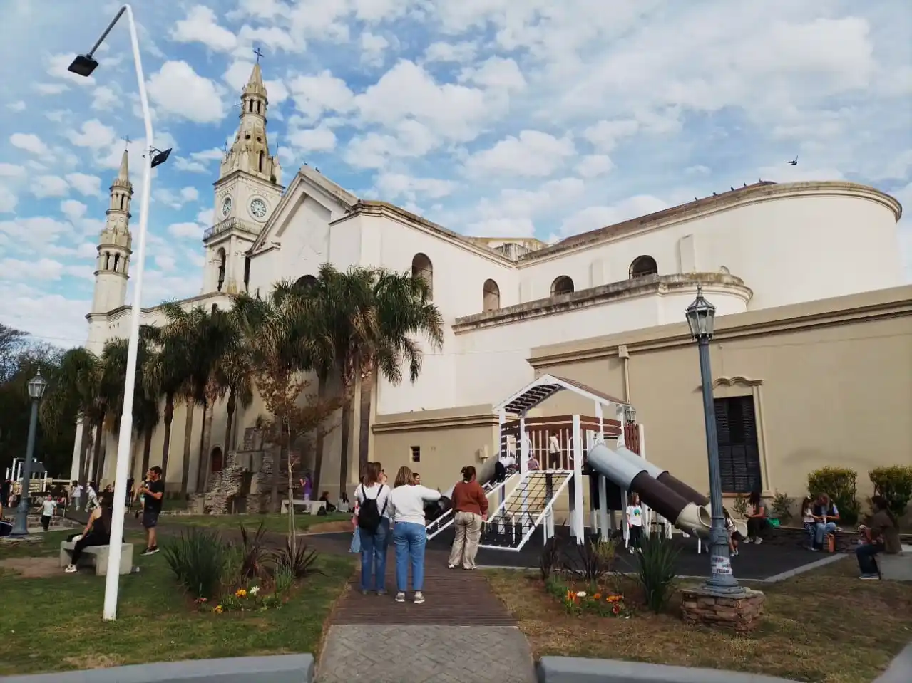 Inauguraron la renovación del Paseo Rocamora con nuevos juegos y mejoras integrales