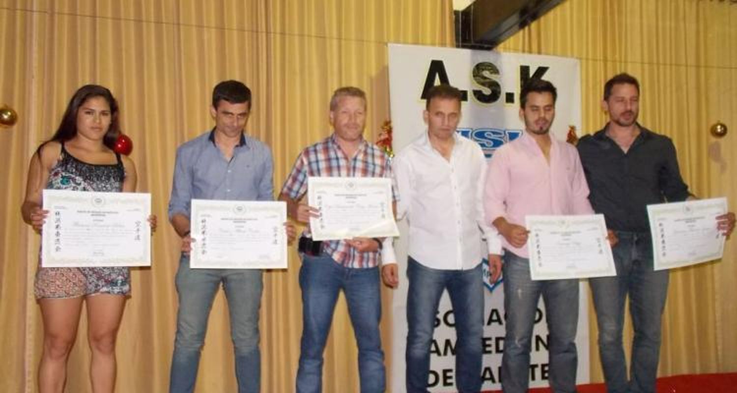 Examen anual en el Club Mitre