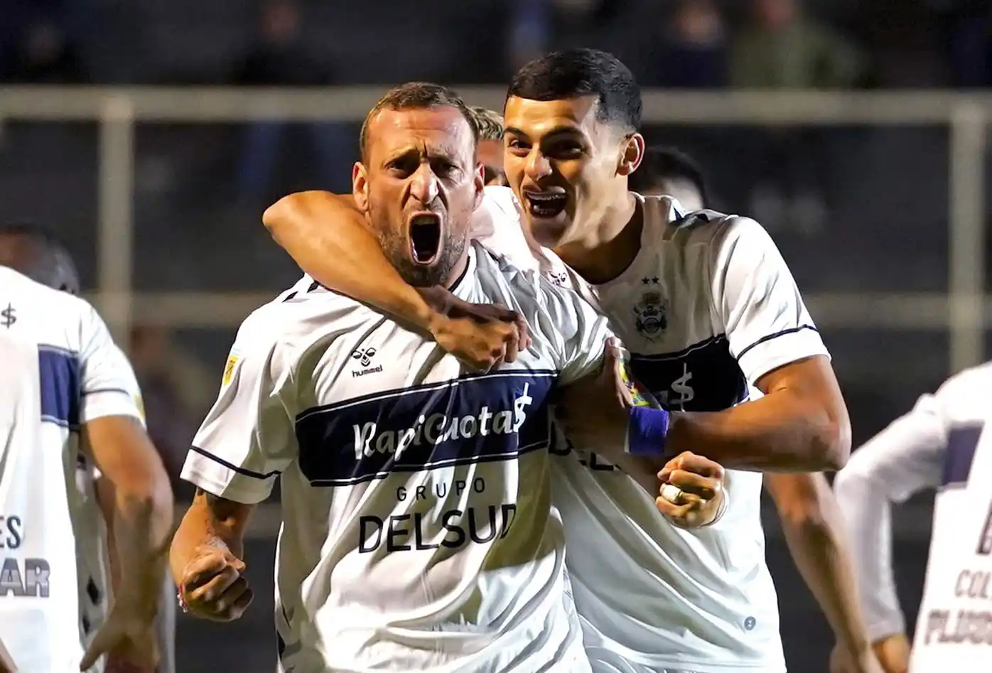 Apasionante definición por dos lugares en cuartos