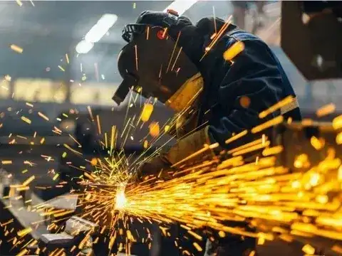 La industria cayó doce puntos en el primer bimestre.
