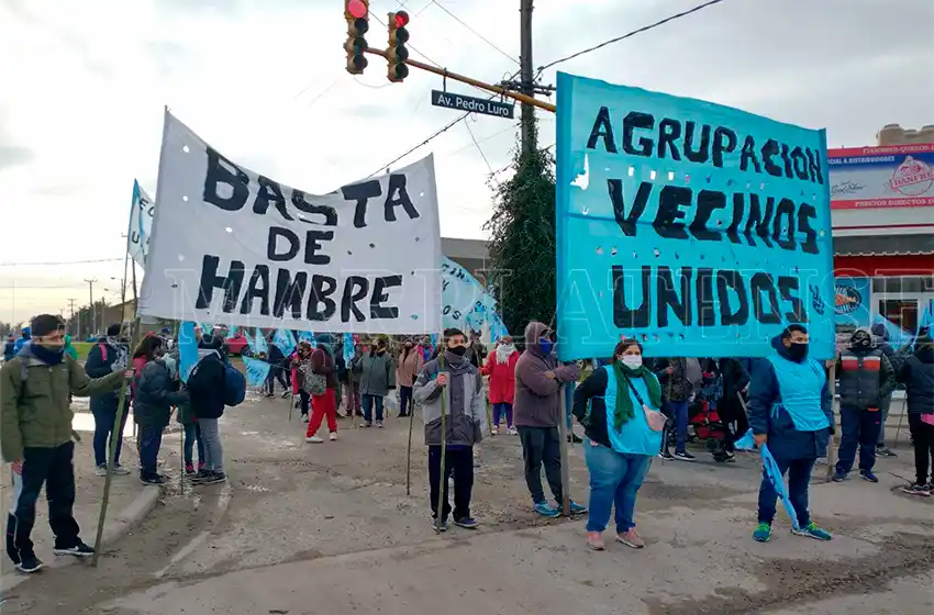 Vecinos Unidos reclama trabajo: corte de ruta, acampe y olla popular en Ruta 226