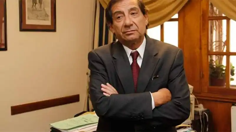 "La mujer que escracha a veces sedujo para obtener beneficios", dijo ex juez