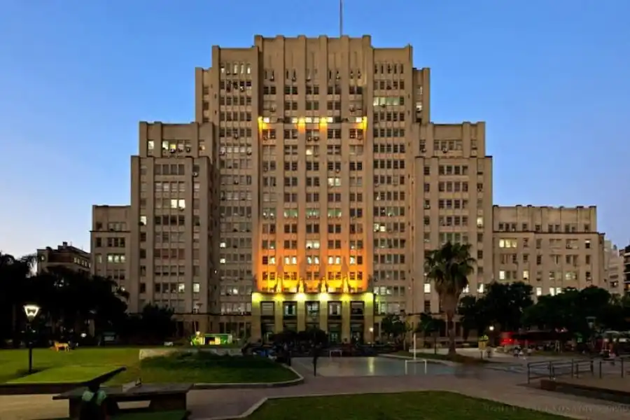 La Universidad de Buenos Aires modificó el programa de estudios de la carrera de Medicina: la acortó un año y medio