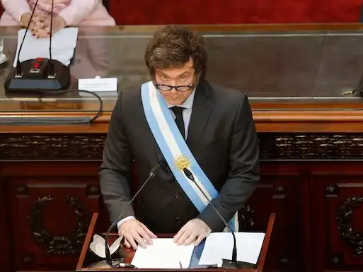 CEPA: La Ley Bases provocó desguace estatal, precarización laboral y concentración de poder en su primer año