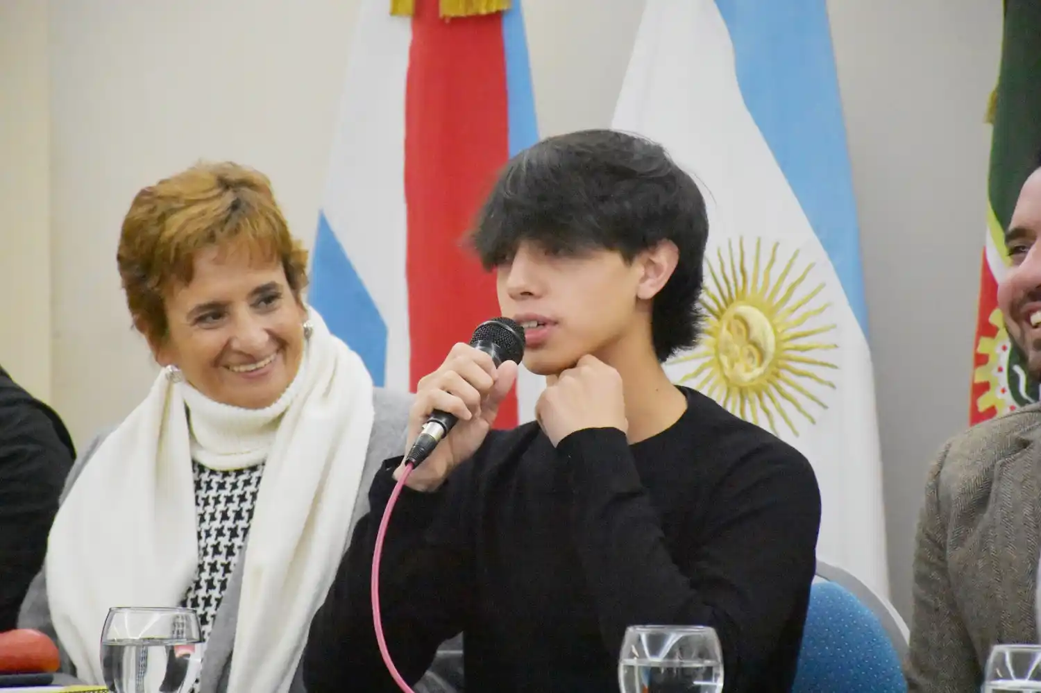 ECU firmó el convenio con el municipio para disponer de los galpones donde se construirán las carrozas