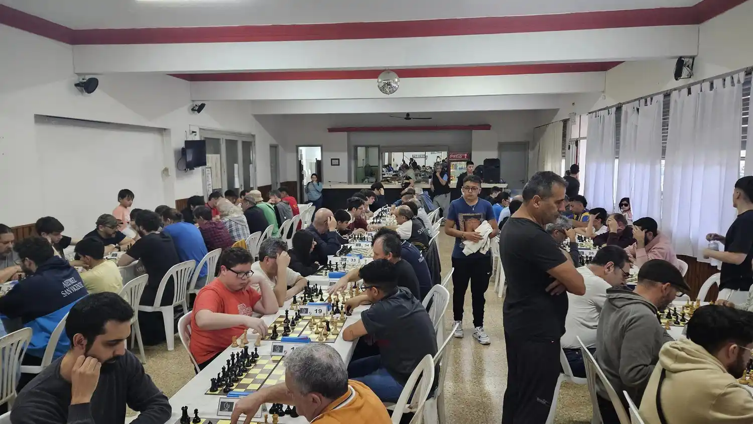 Intensa jornada de ajedrez en Chascomús con dos torneos y más de 100 participantes
