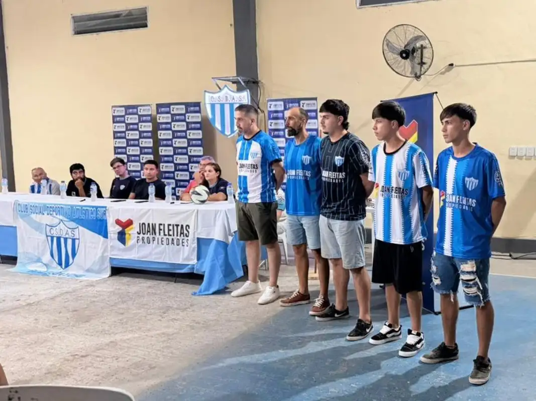 Atlético Sur presentó sus camisetas y vive un momento histórico con su llegada a la Liga Departamental