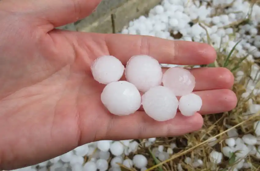 Fuertes tormentas con granizo en el noroeste de la provincia de Buenos Aires suroeste de Santa Fe