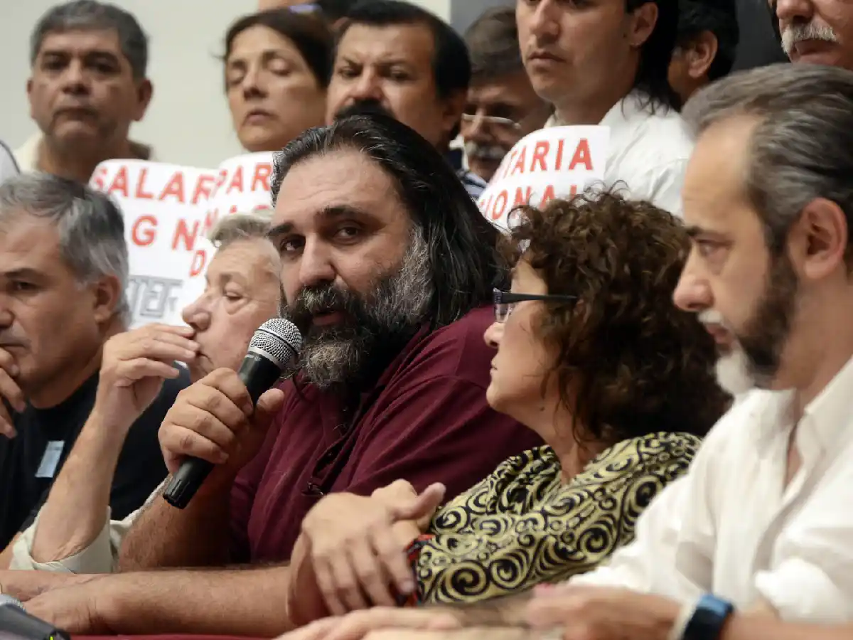 La Ctera anunció un paro de 24 horas para mañana por la muerte de dos maestras en Chubut	