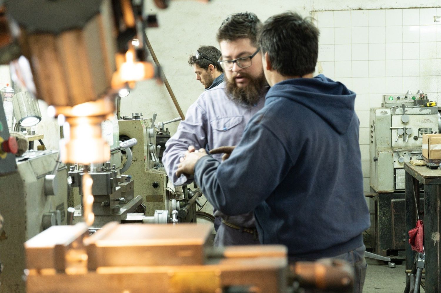 La actividad industrial cayó 18,3% interanual en abril y sumó el sexto mes consecutivo en baja