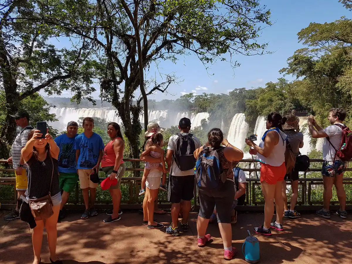 Las Cataratas del Iguazú recibieron  un promedio de 6.000 visitantes  diarios en lo que va del mes  