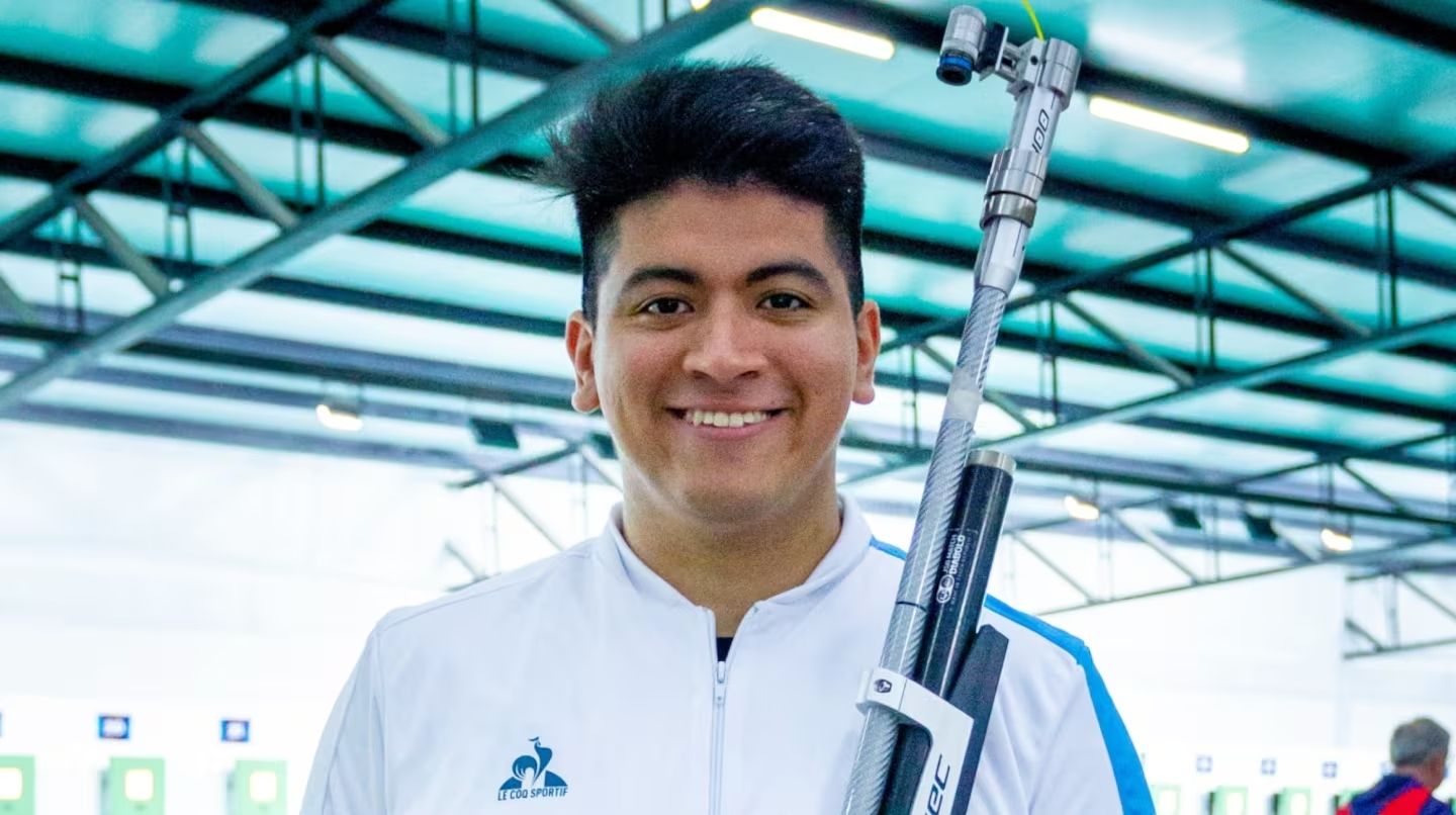 El argentino quedó primero en la clasificación y marcó un nuevo récord sudamericano. Mañana, desde las 7, competirá por una medalla.