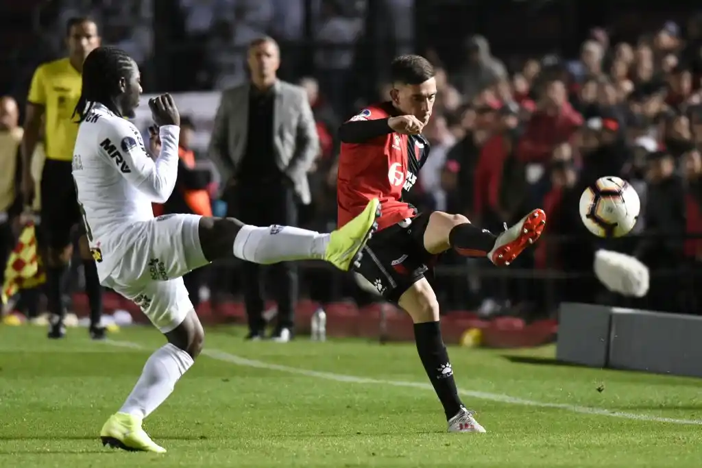 Colón ganó y sueña con su primera final internacional