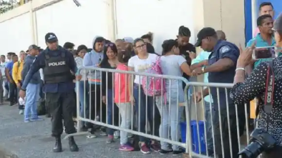 ¡GOLPEADOS POR EL DESEMPLEO! Trinidad y Tobago repatriará a 700 migrantes venezolanos