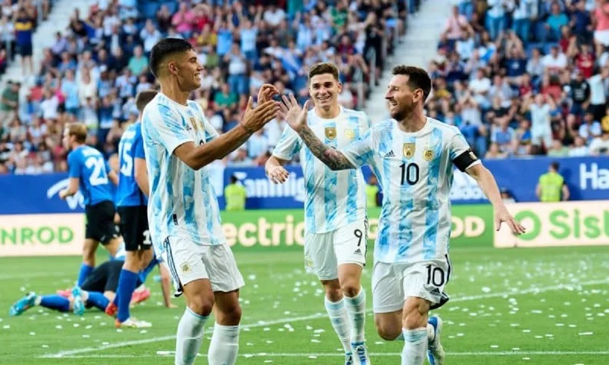 El Ministerio de Educación quiere que los partidos de la selección se vean en la escuela