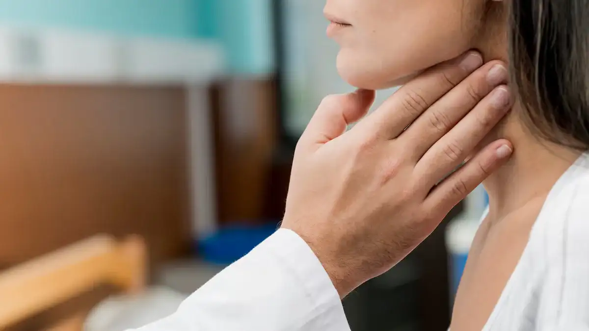 El cáncer de tiroides es más común en mujeres.