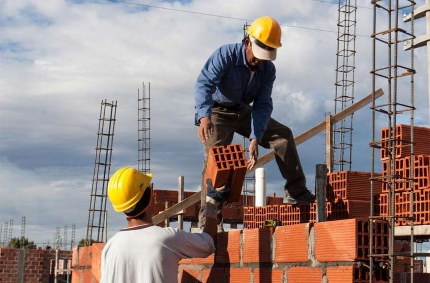 Aseguran que se recuperaron 74 mil puestos de trabajo en el sector de la construcción